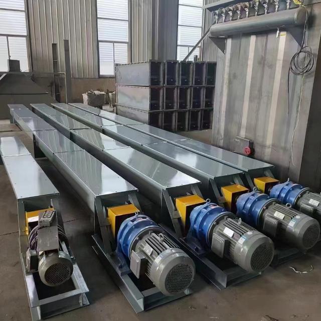 一批螺旋输送机集中生产完成 顺利装车发货